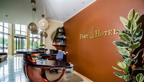 Port Hotel