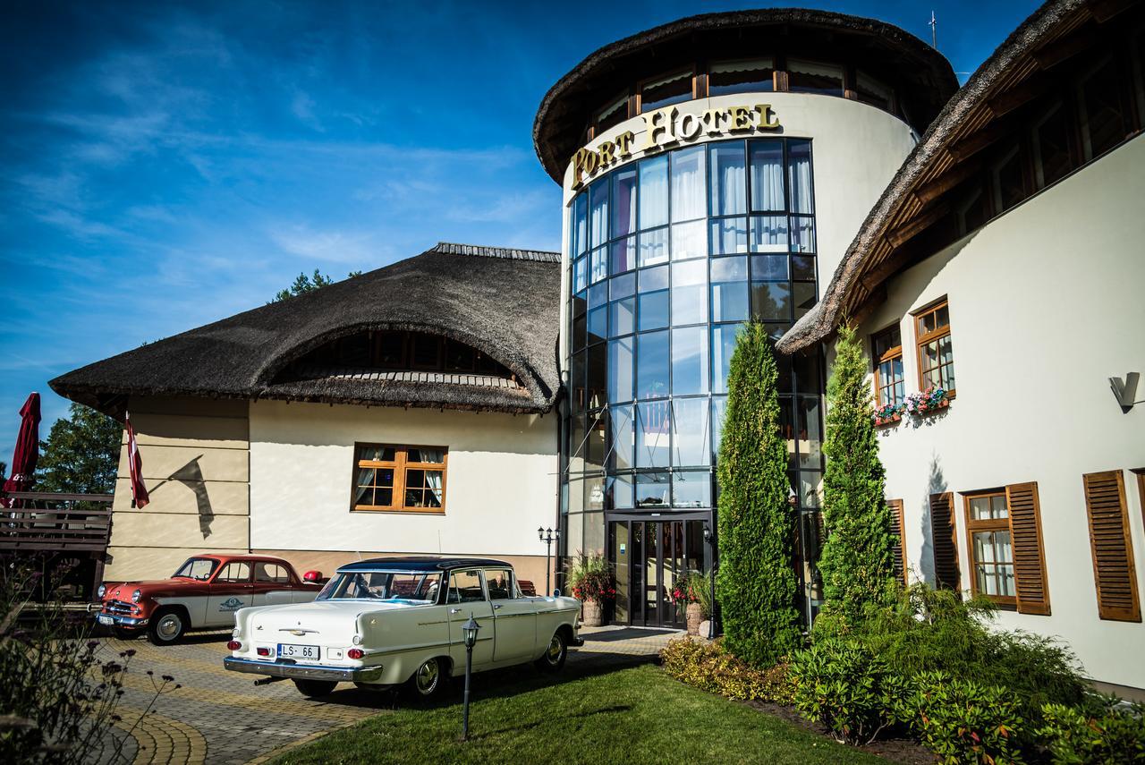 Port Hotel 4*